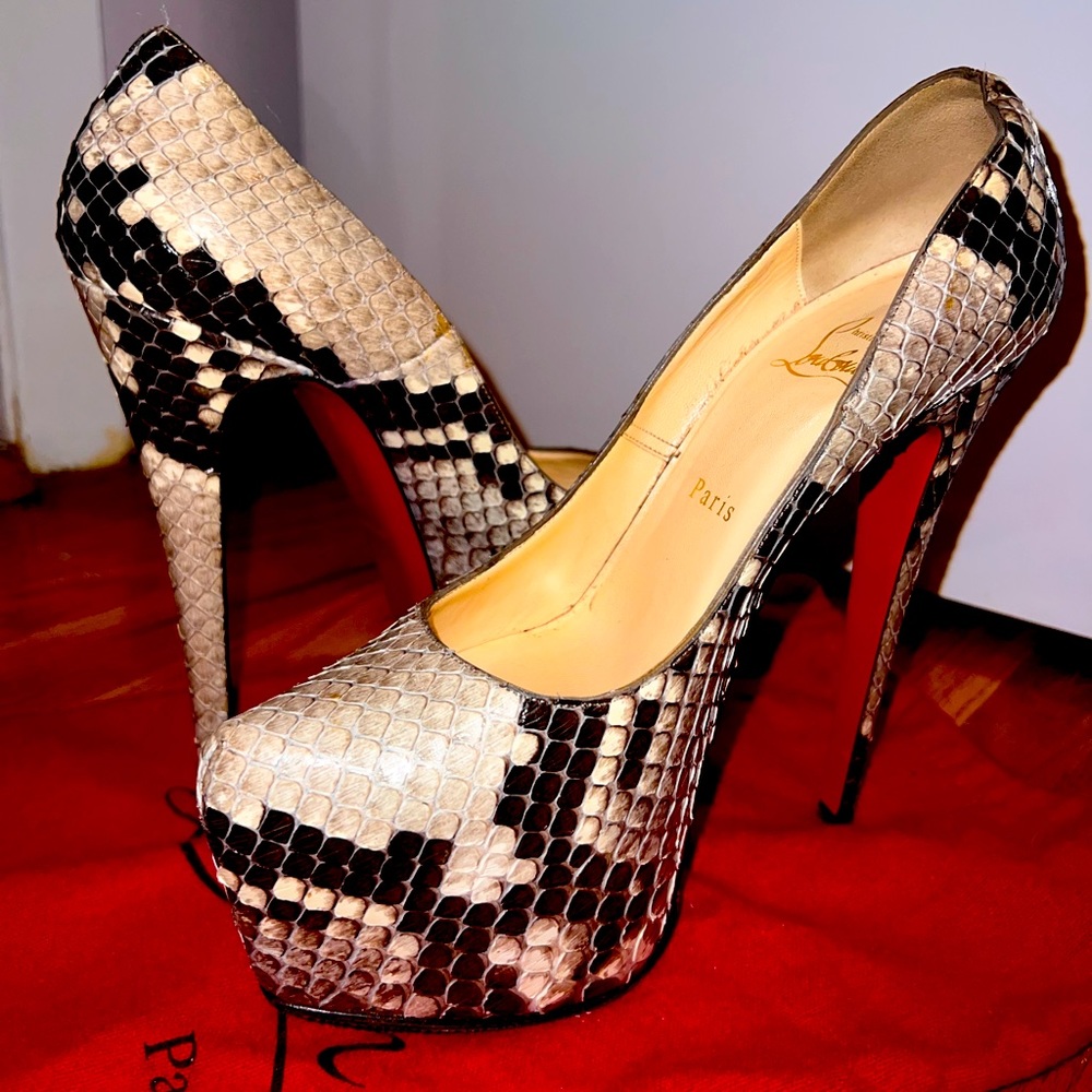 Christian louboutin daffodile 160 python lucido size 38.5